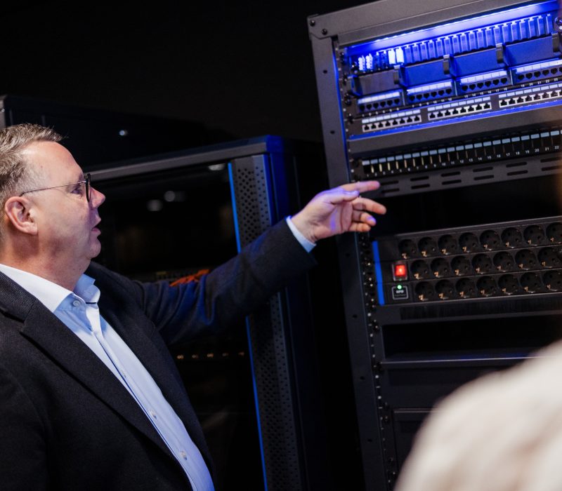 <h1>Specialist in <u>patch and server cabinets</u></h1>